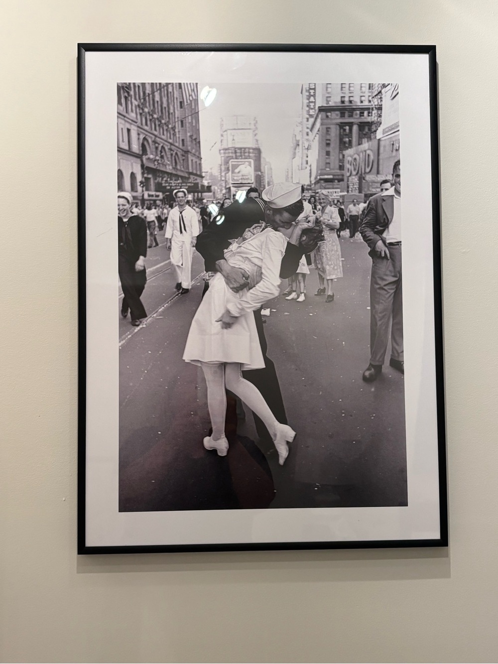 Classic Black & White 'V-J Day Kiss' Framed Wall Art